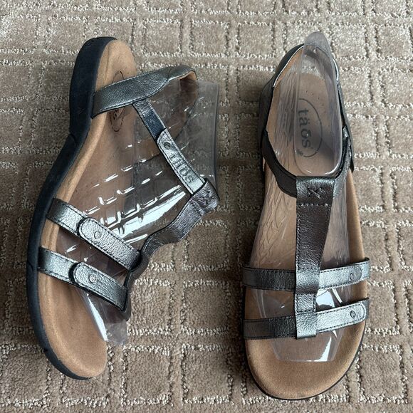Taos Trophy Sandals Women's 9 Metallic Silver Comfort Ankle Strappy Casual EUC - Picture 1 of 8
